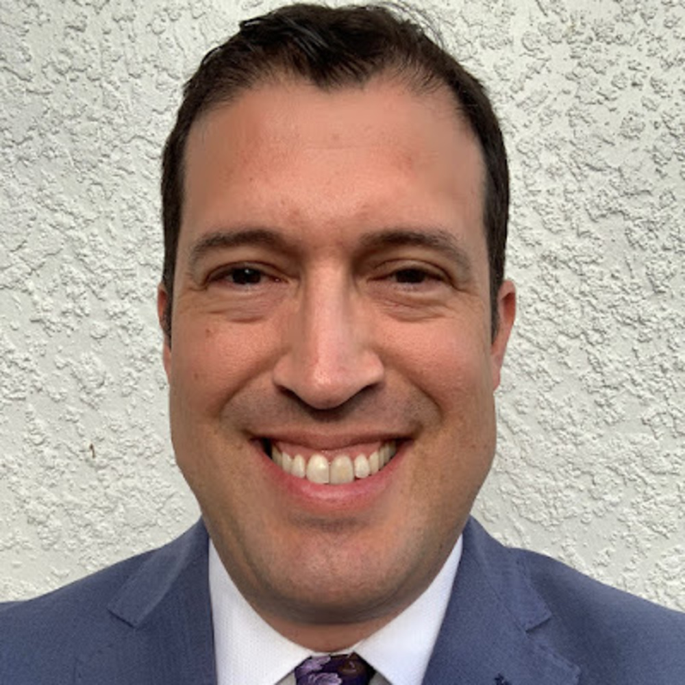 Meet your Posher, Luis